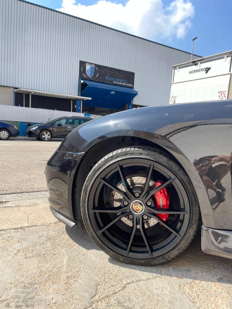 Descubre los mejores neumáticos para Porsche Panamera