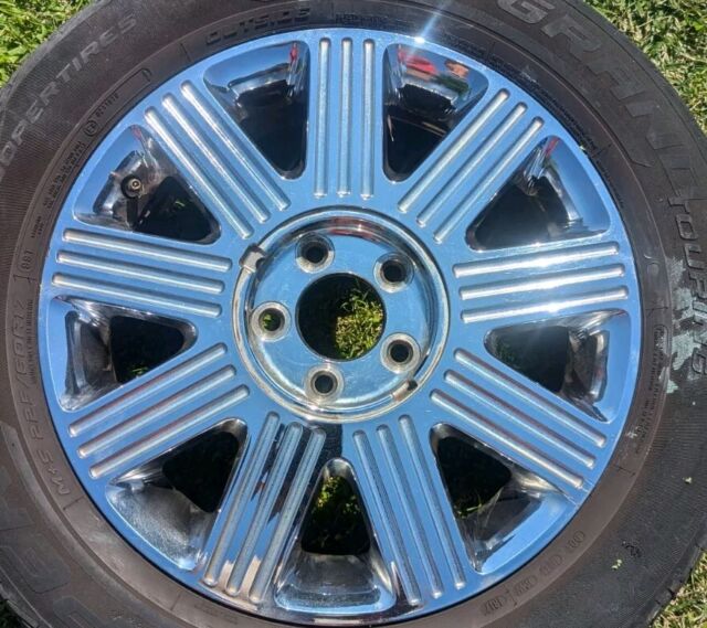 Mejores neumáticos para Lincoln Town Car